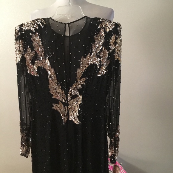HOST PICK- NITE LINE GOLD/BLACK SEXY SEQUIN DRESS/ IT HAS SHOULDER PADS-SIZE 6 - Picture 6 of 12